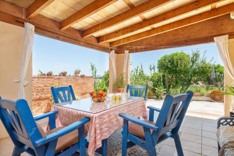 2 Bedrooms Villa