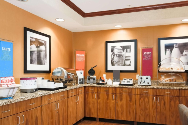 Hampton Inn Anchorage photo 26