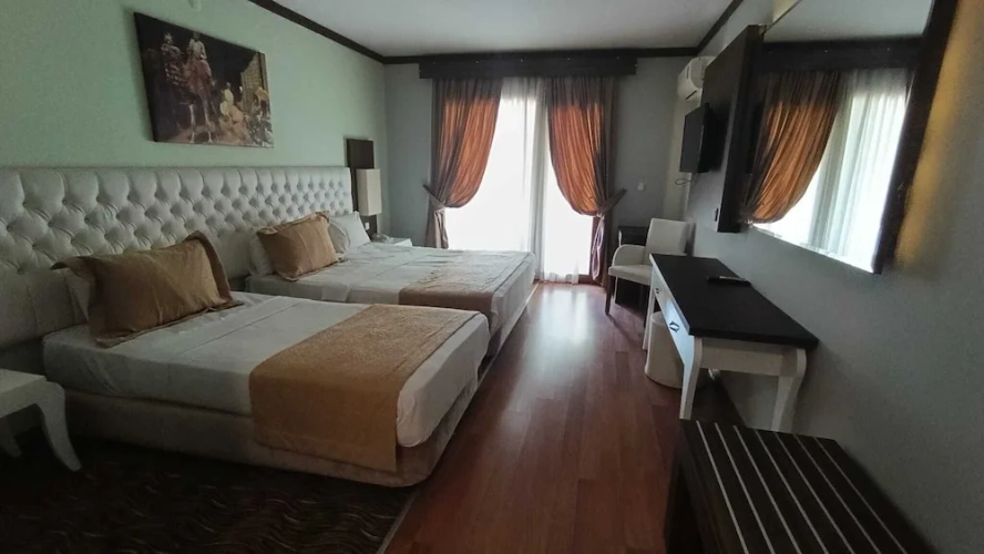 Standard Triple room with balcony