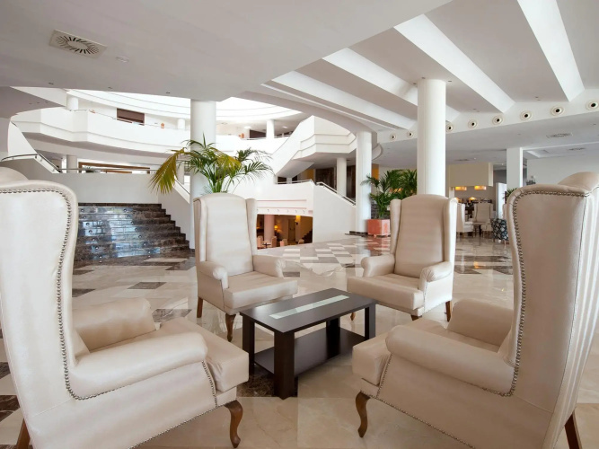 Fuerte Estepona Suites Spa