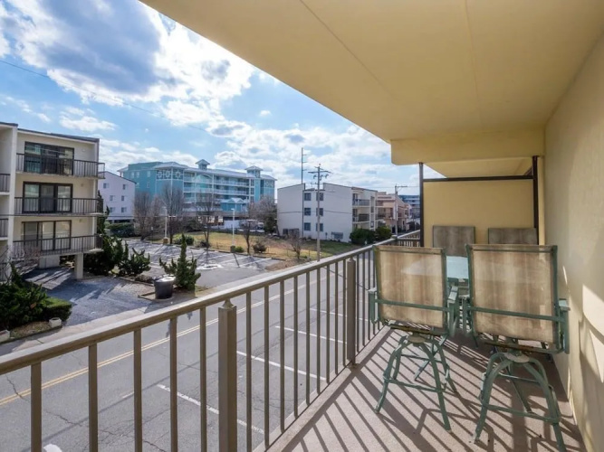 Diamond Head 208 Side by RedAwning