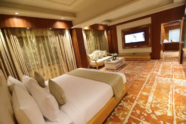 Hotel Grand Orchid
