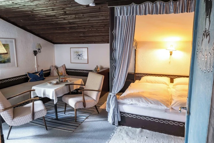 Standard Quadruple room with lake view