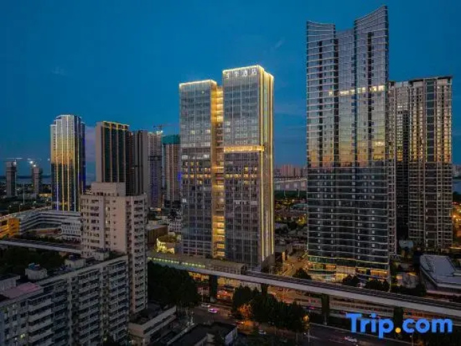 Ji Hotel (Wuhan Erqi Riverside High-Rise River View )