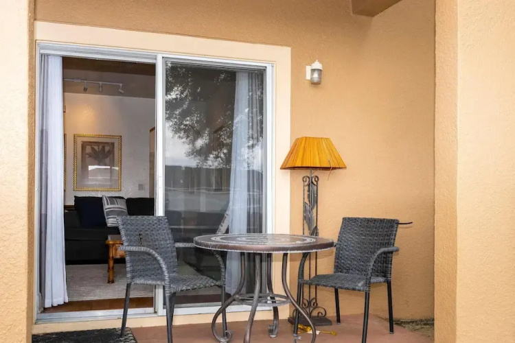 3132 CA - Charming Townhome Retreat