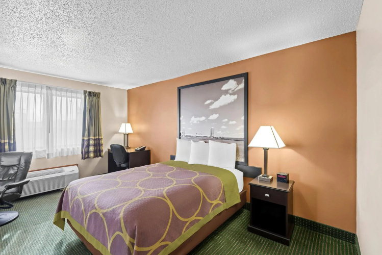 Super 8 by Wyndham Jefferson