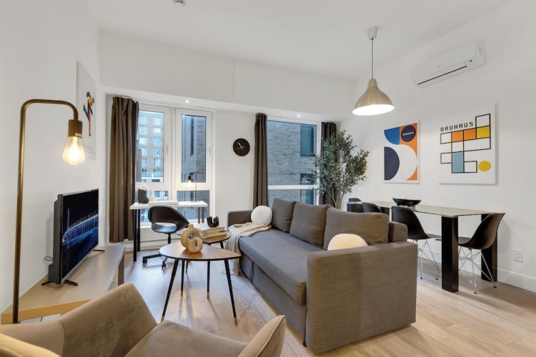 Deluxe Double Suite with city view