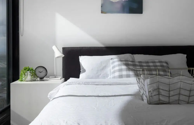 Roomerang at Abeckett Tower 31