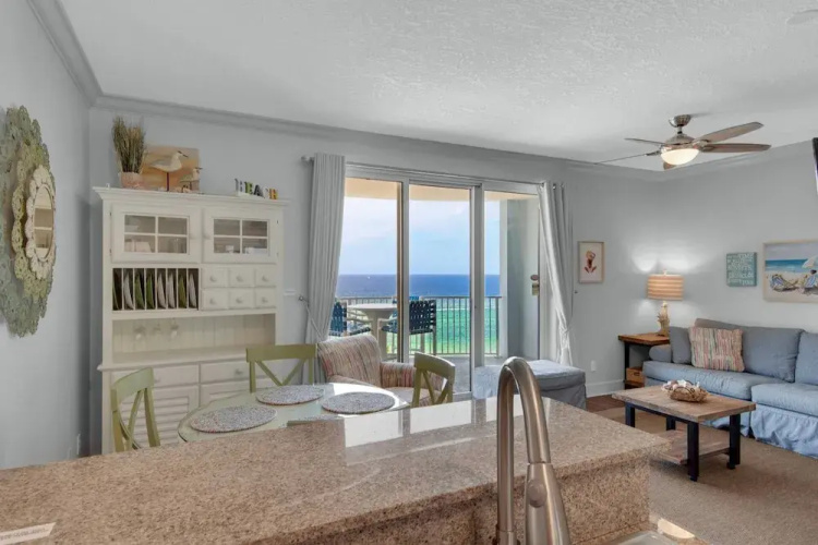 Twin Palms 1103