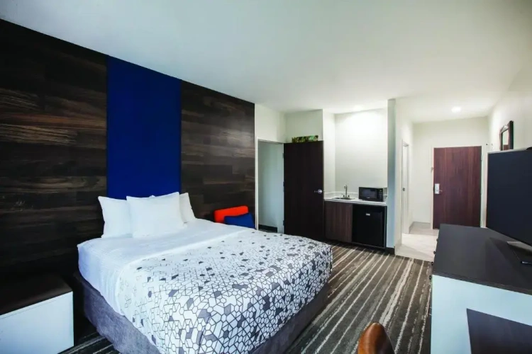 Deluxe Double Family Suite