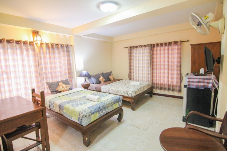 Standard Triple room