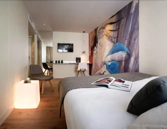 Max Hotel