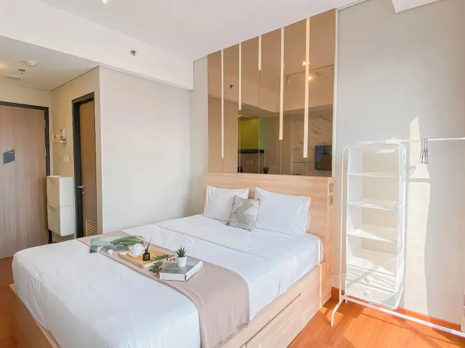 Warm Minimalist Studio Apartment Monroe Tower