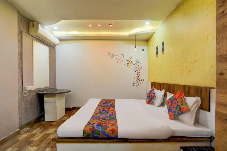 Fabhotel Ceerock