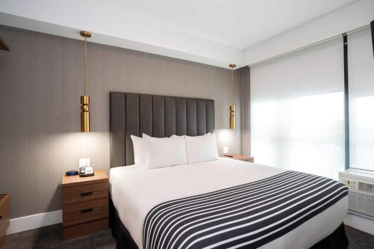 Standard Double Suite
