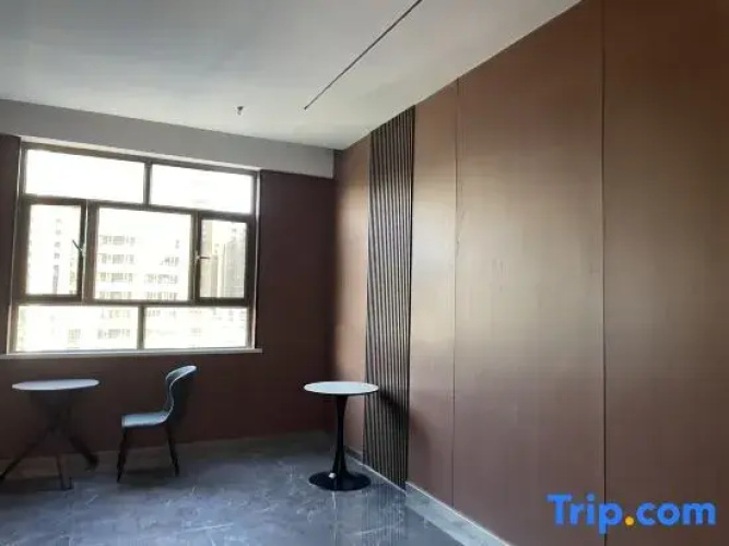 Yicheng Yining Hotel (Wanrong Plaza, Yining Development Zone)