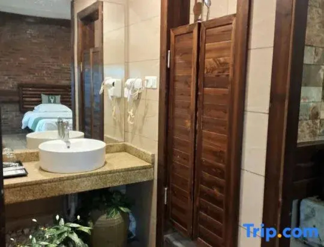 Minghuang Business Hotel