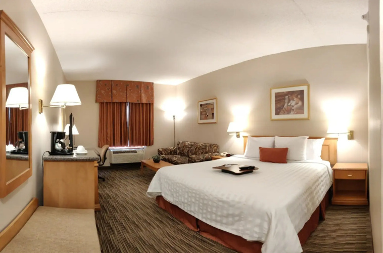 Humphry Inn & Suites
