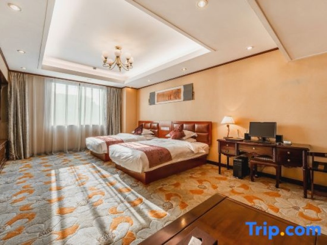 Quadruple Family Suite