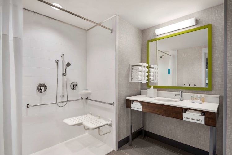 Hampton Inn & Suites by Hilton Kelowna Airport photo 8