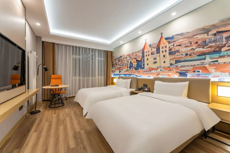 Joy Fall Hotel