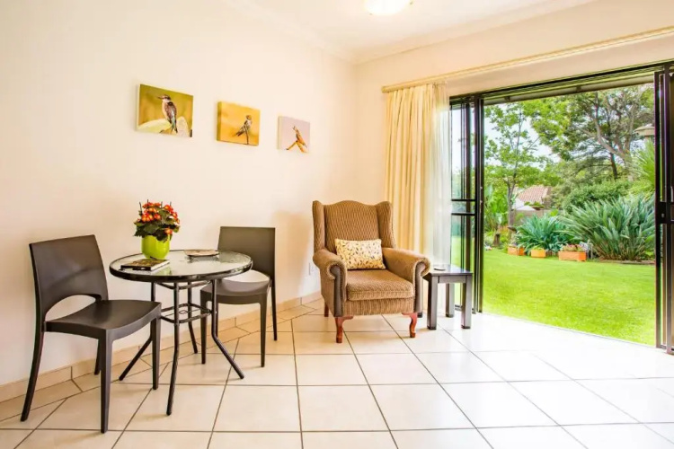 LeoZet Self catering apartment