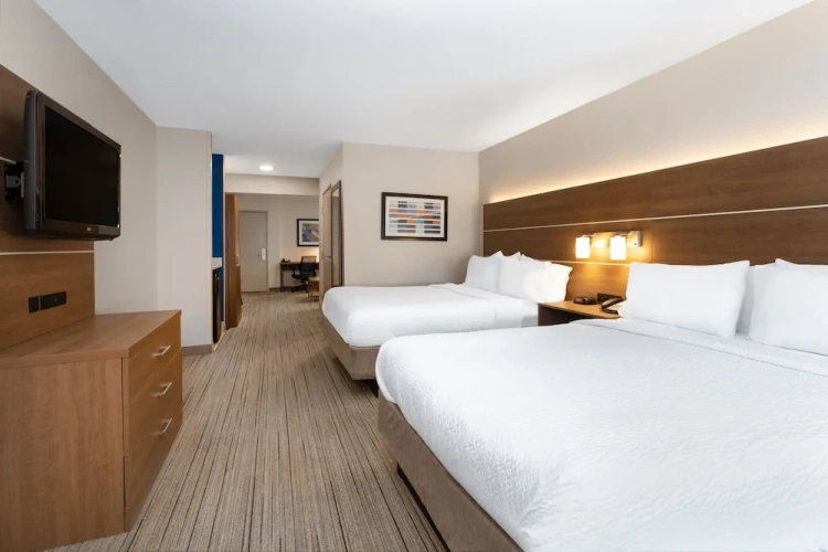 Quadruple Suite