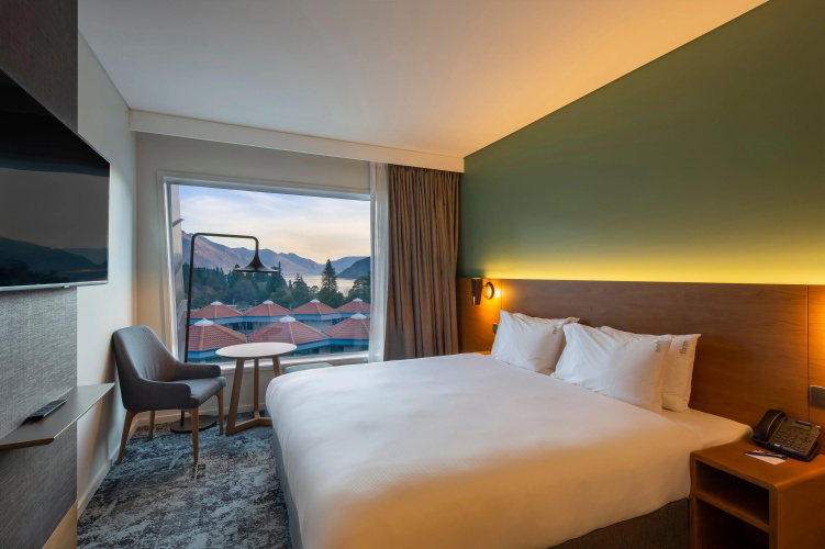Holiday Inn Express & Suites Queenstown photo 7