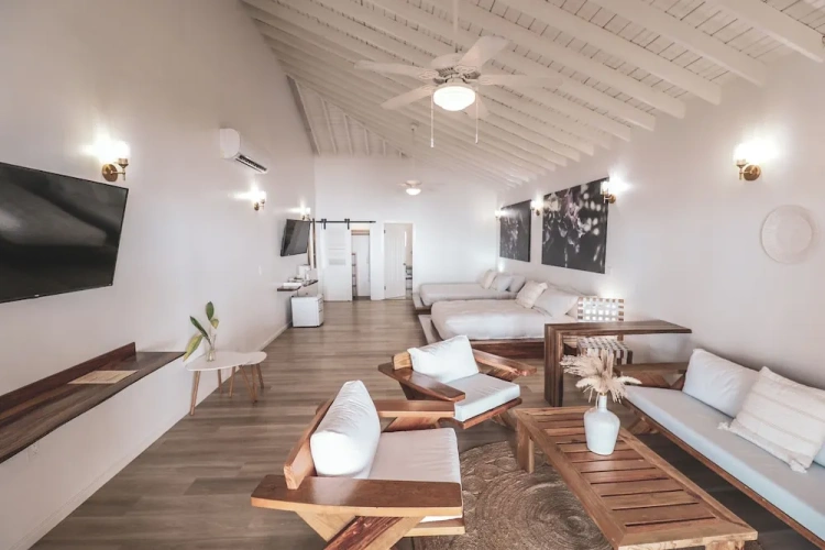 Deluxe Double Suite beachfront