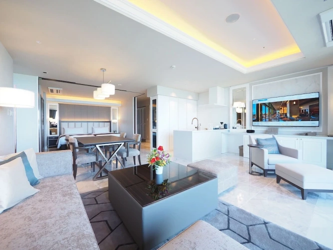 Luxury Suite with balcony
