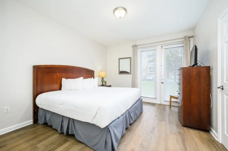 3 Bedrooms Apartment