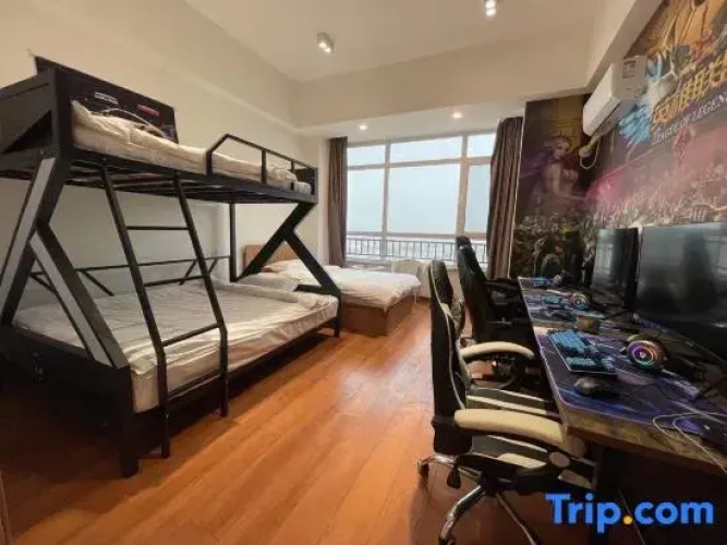 Standard Triple room with view