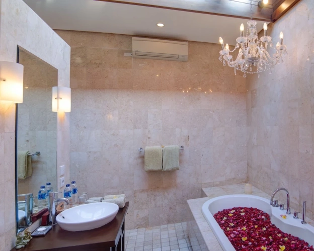 2 Bedrooms Villa with balcony