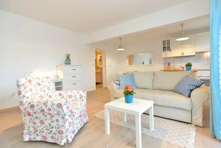 Apartment 1660