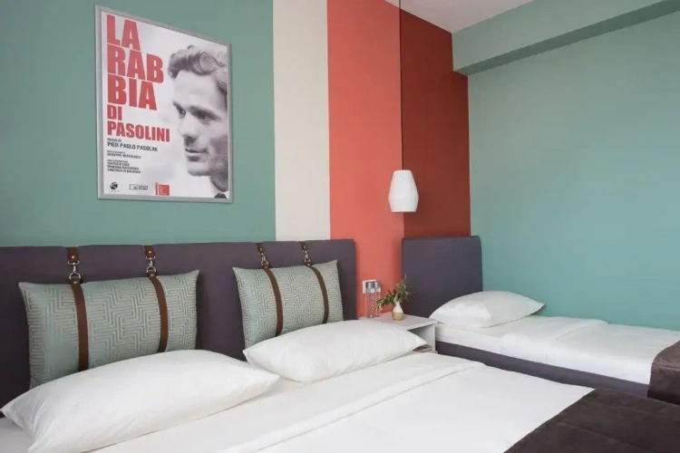 Standard Triple room