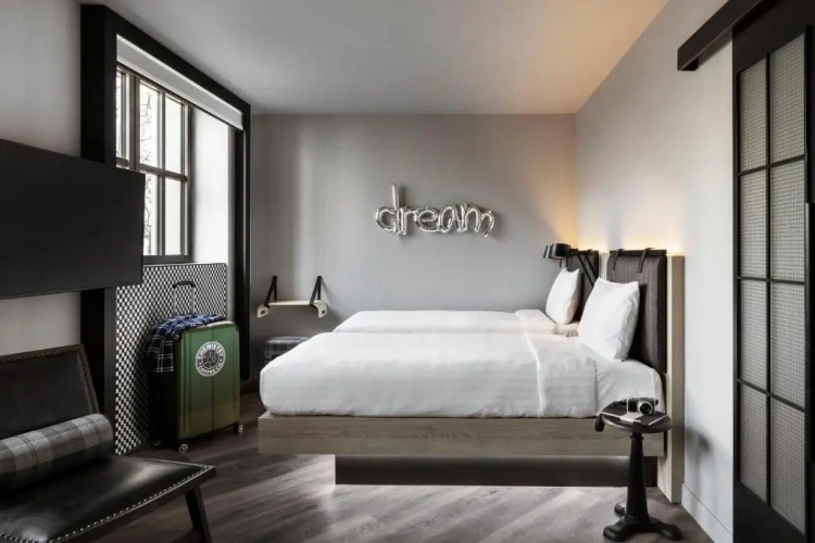 Standard Twin room