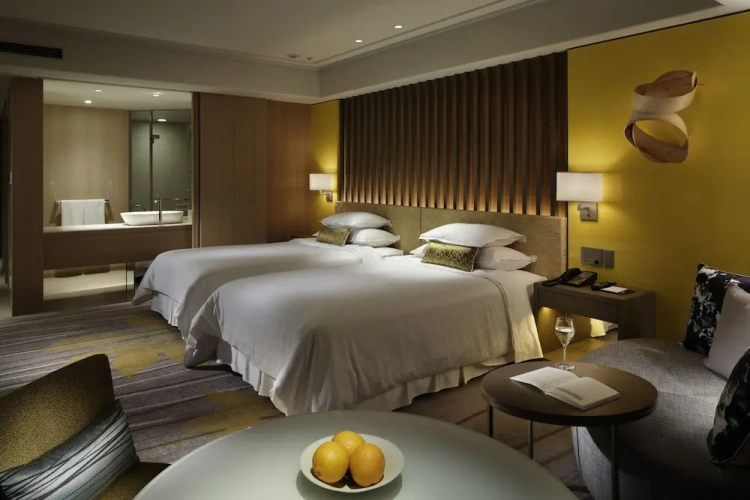 Executive Twin Club room