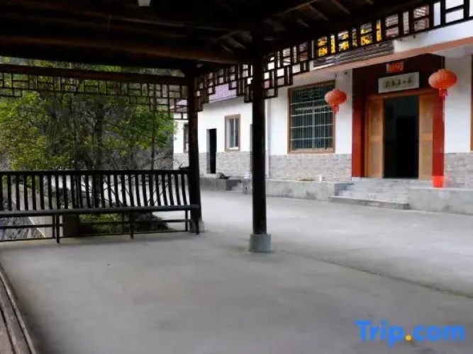 Tonglu Chunshenglou Homestay