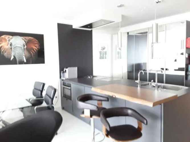 136 A First Line sleeps 6