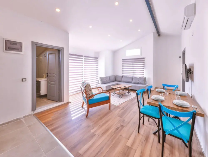 3 House Apart