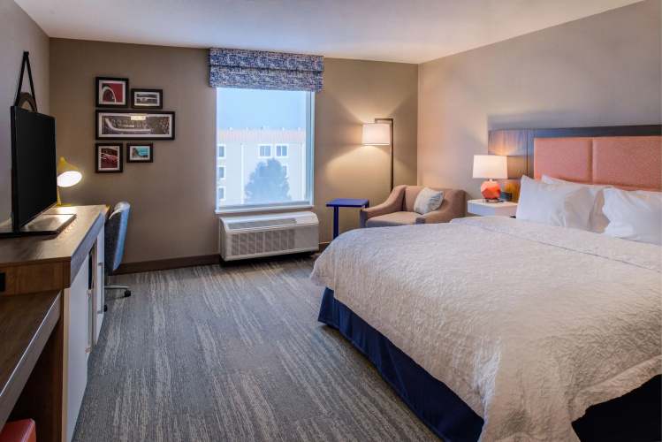 Hampton Inn & Suites Wixom