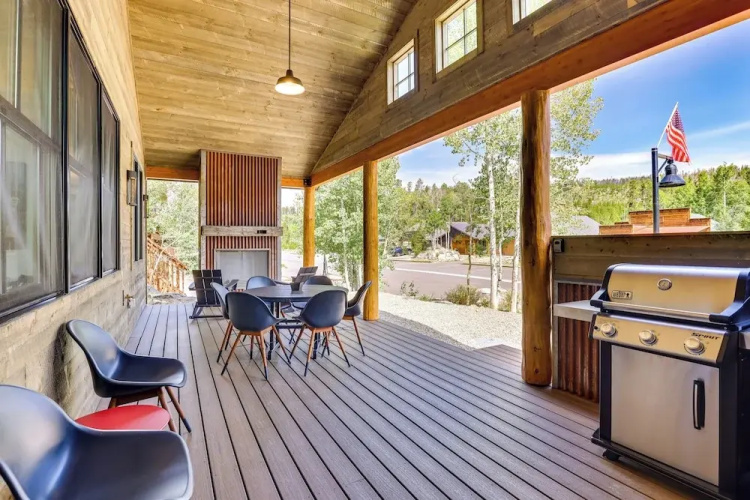 Mountain Views: Luxurious Grand Lake Escape!