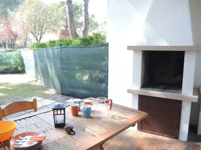 Cozy Flat With 3 Shared Pools and Private Garden