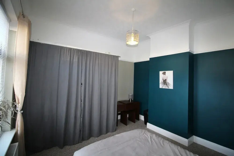 Bungalow - Sleeps 6 - Pets Ok - Garden - Parking
