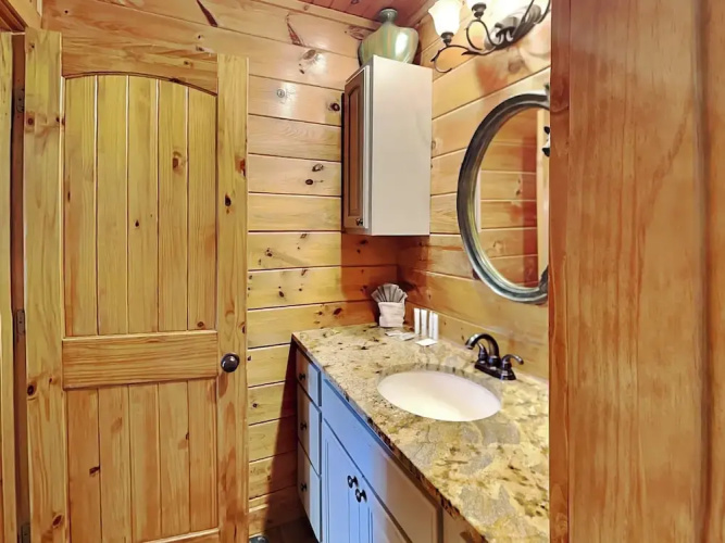 Smokey Bear Haven by Jackson Mountain Rentals
