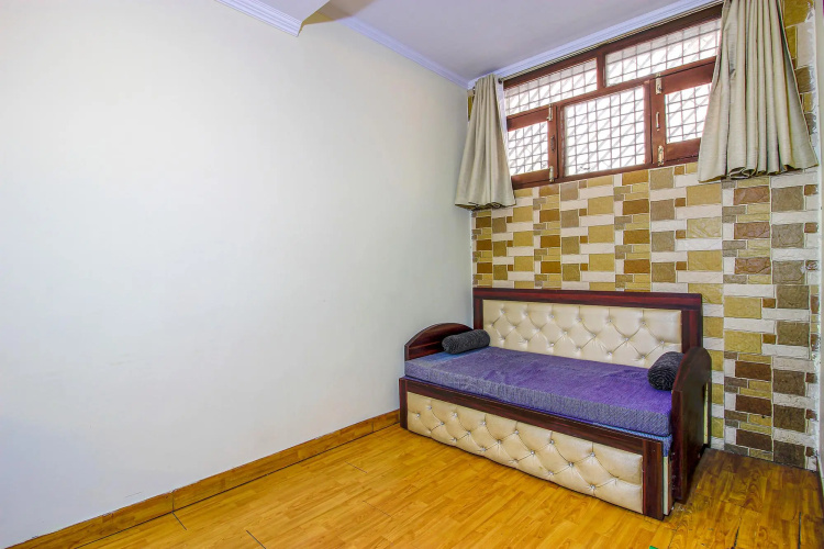 FabHotel Moon II