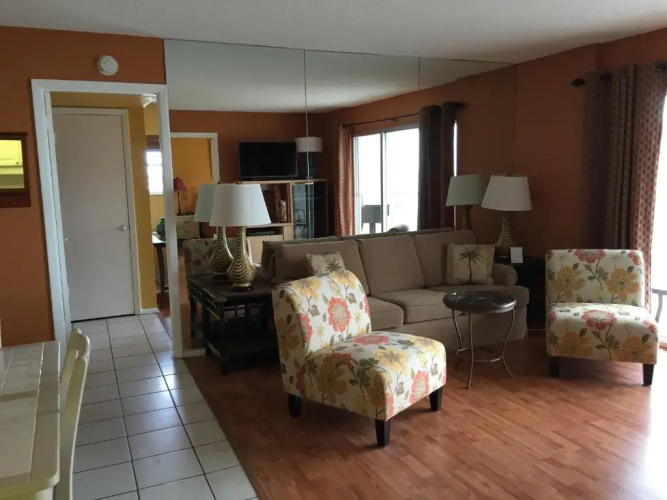 Crescent Arms Condominiums