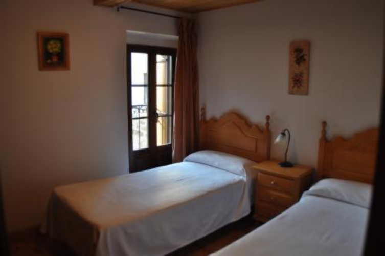 3 Bedrooms Cottage