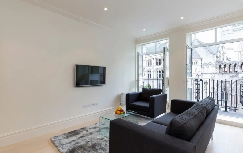 Strand Apartment