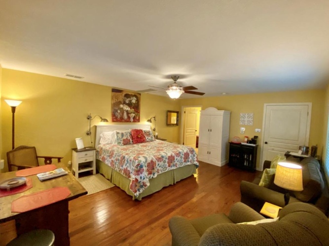 Classic Quadruple room